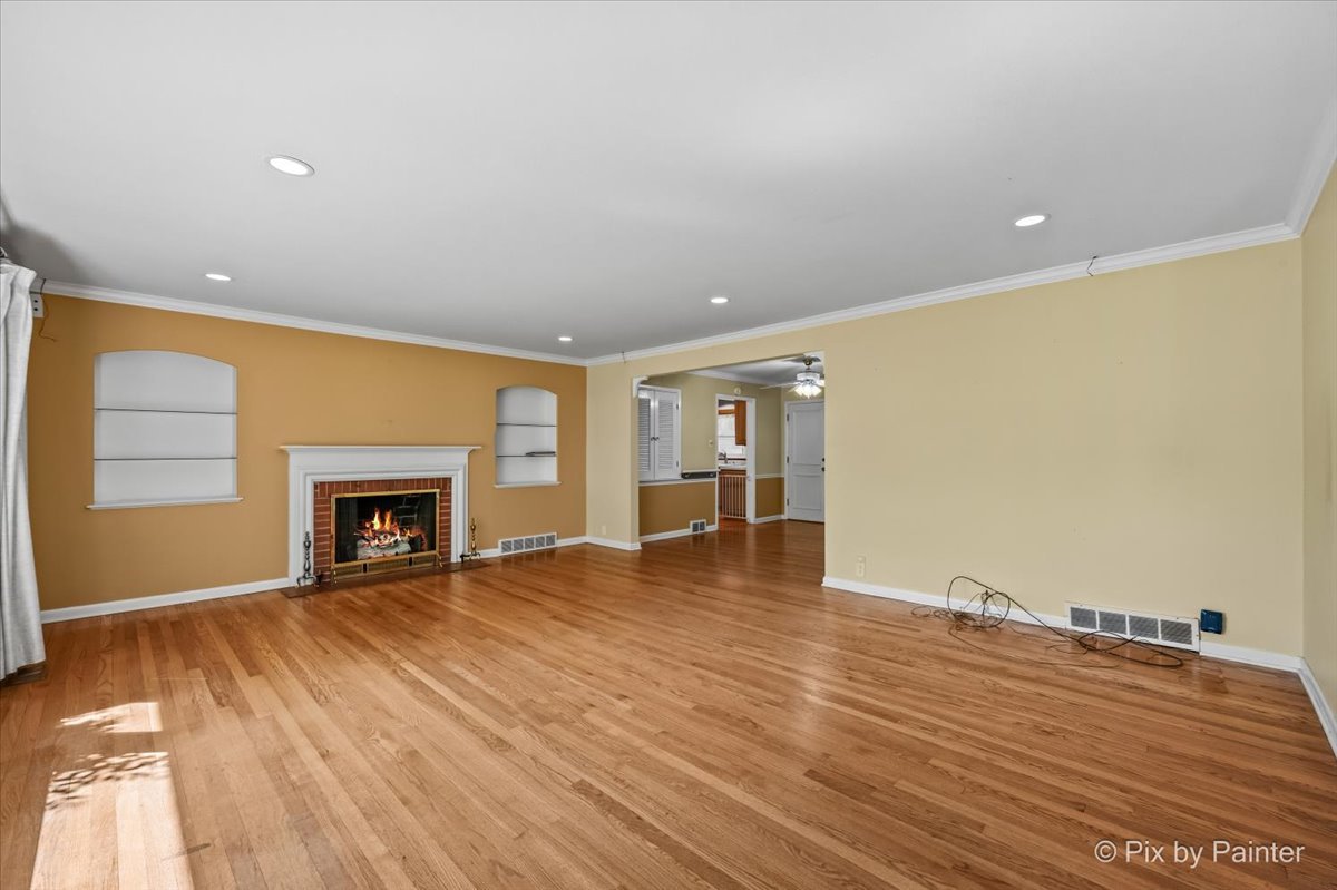 340 Hilkert Court, Crystal Lake, IL