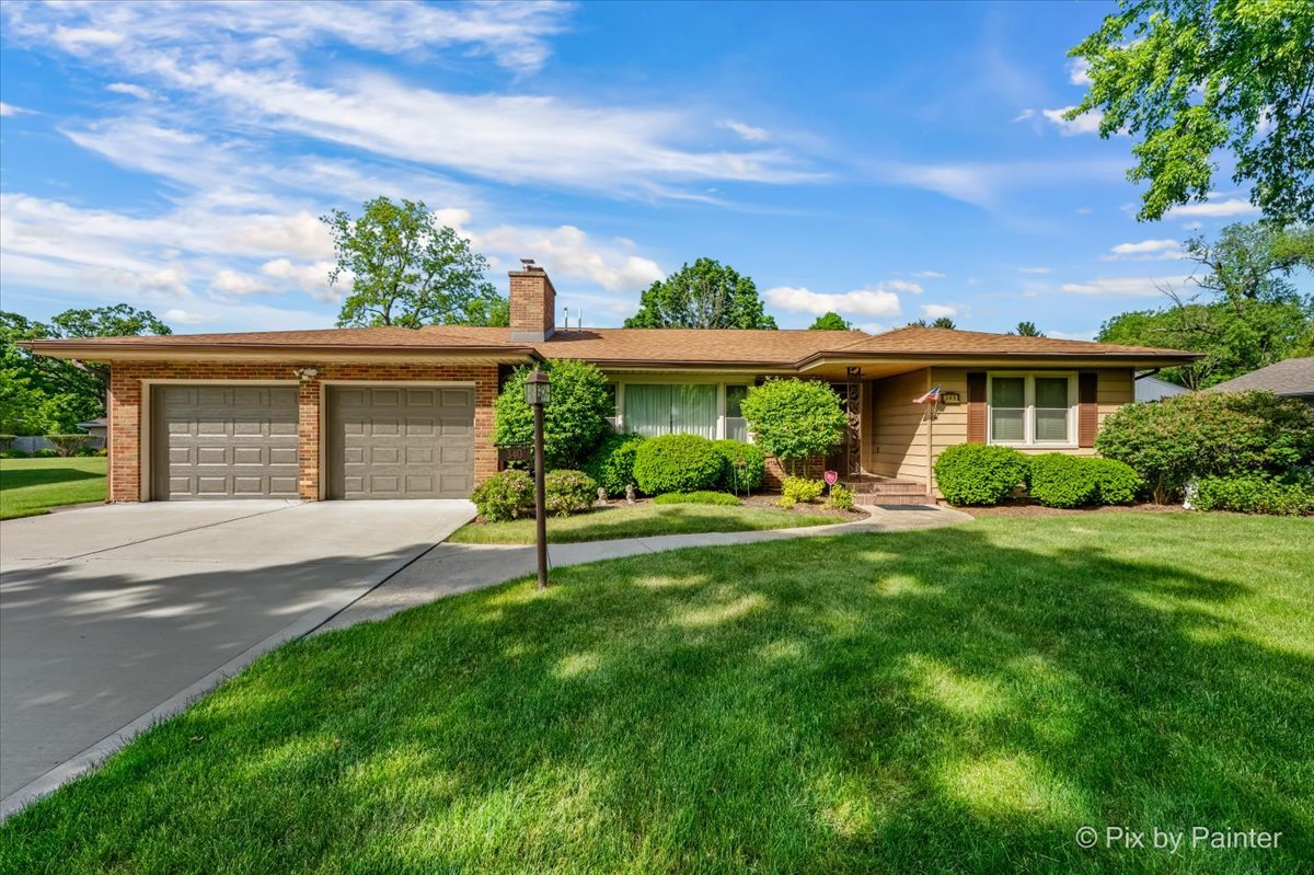 340 Hilkert Court, Crystal Lake, IL
