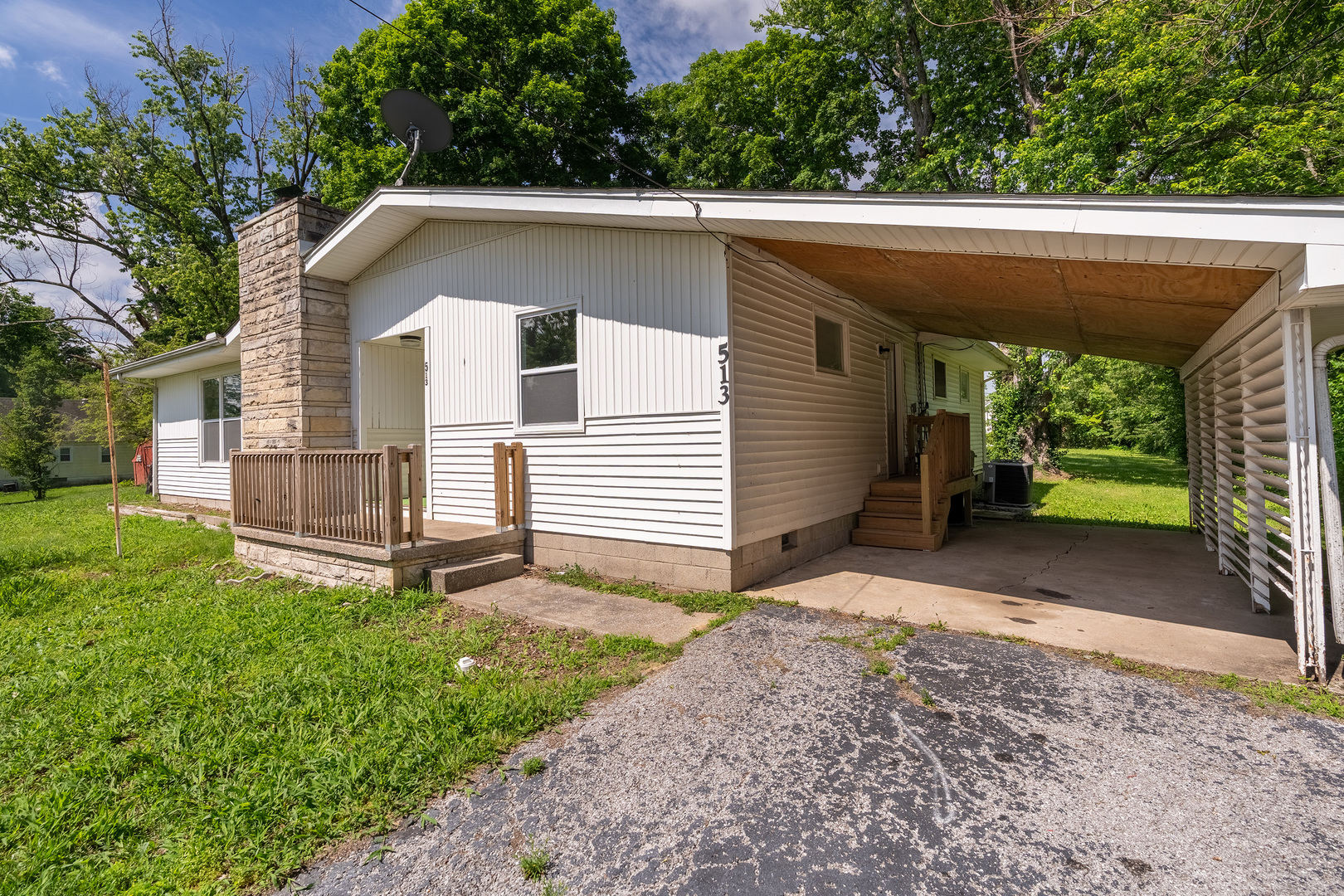 513 N 5th Street, Vienna, IL