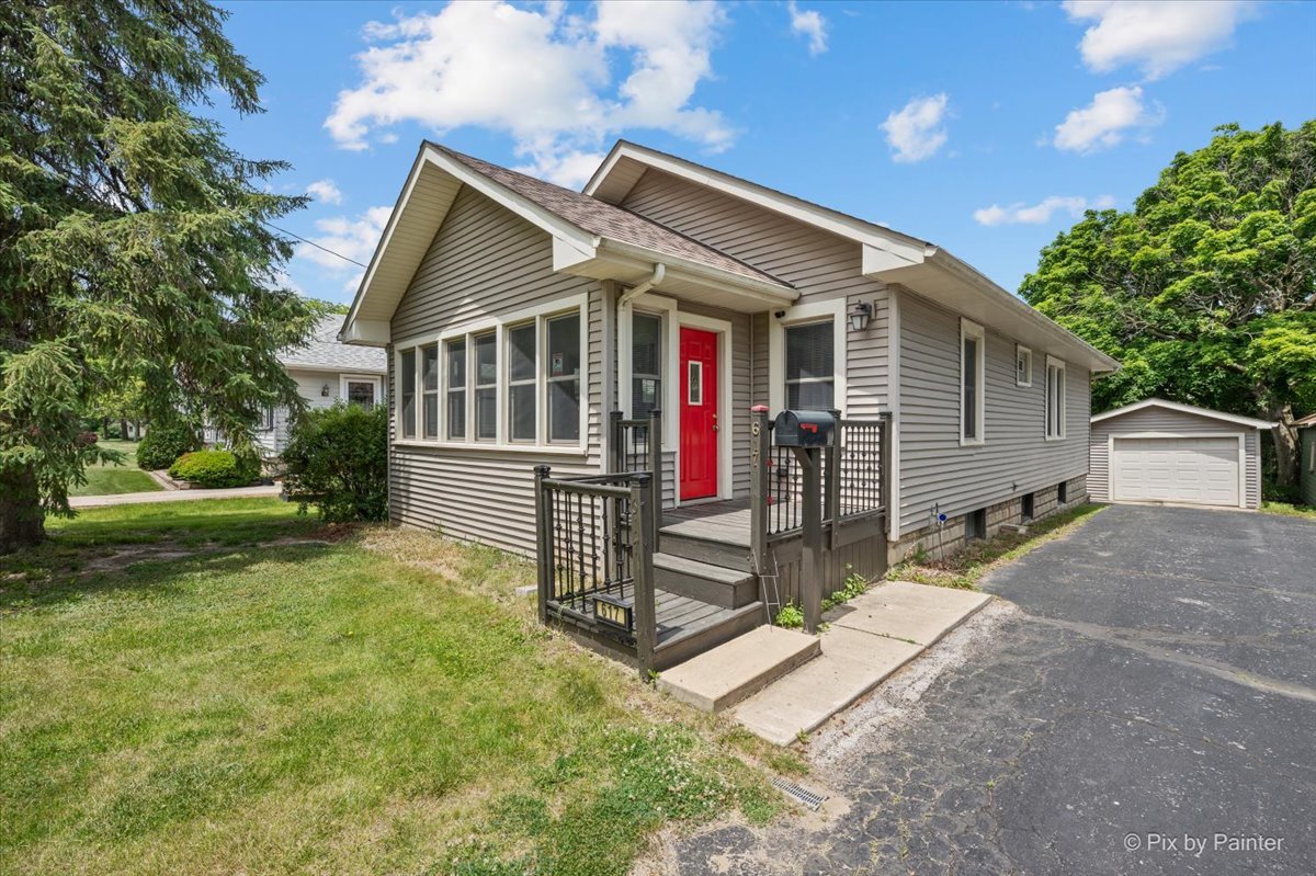 617 2nd Street, Crete, IL