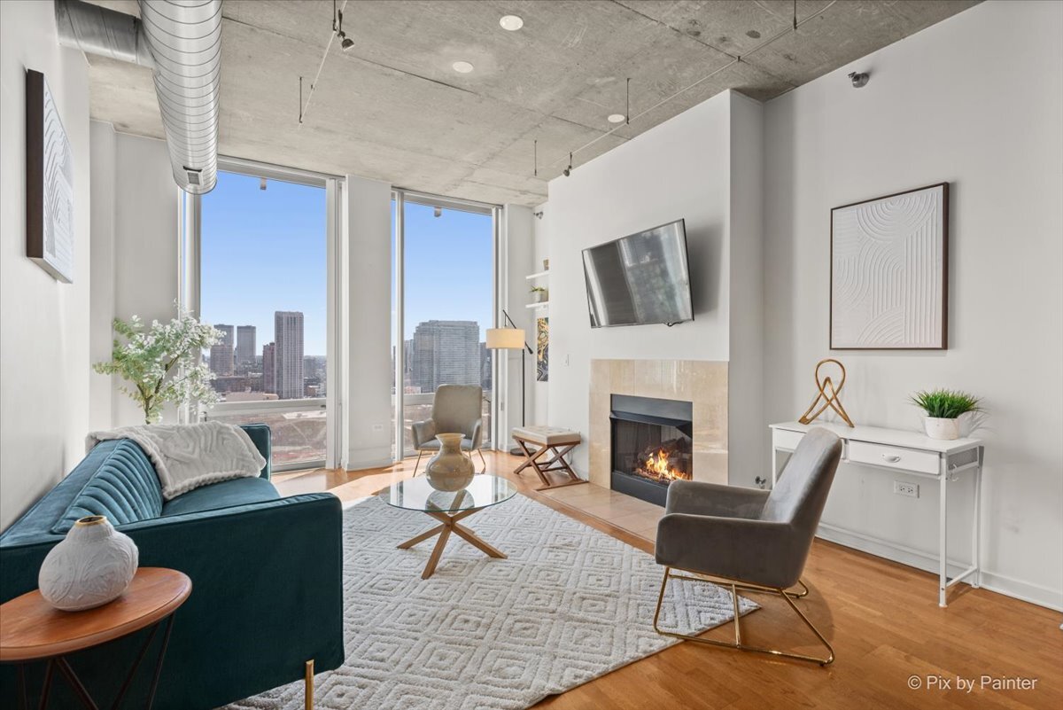 700 N Larrabee Street #1811, Chicago, IL
