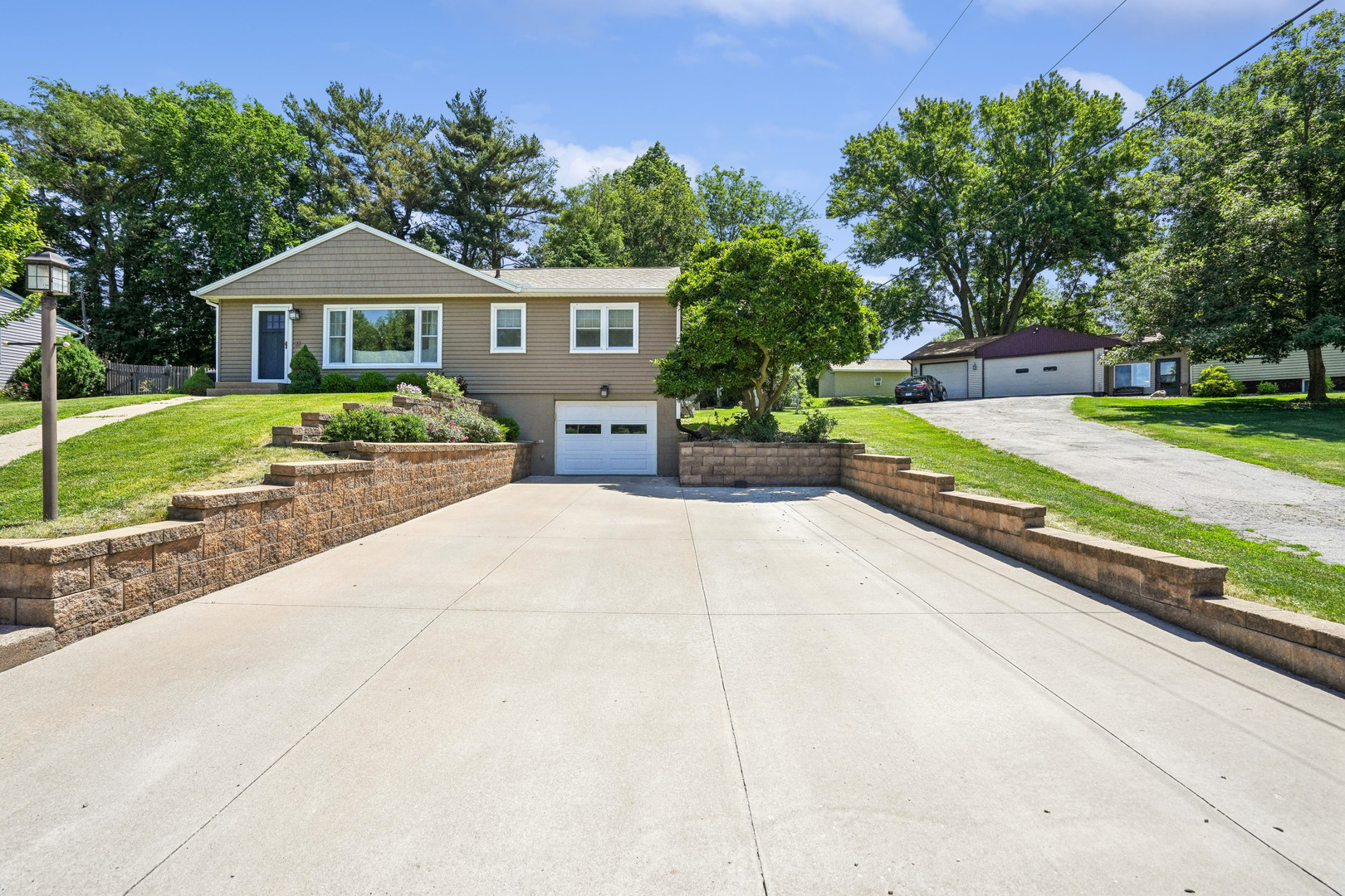1211 7th Street, Orion, IL