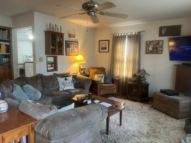 807 E Illinois Street, Freeport, IL