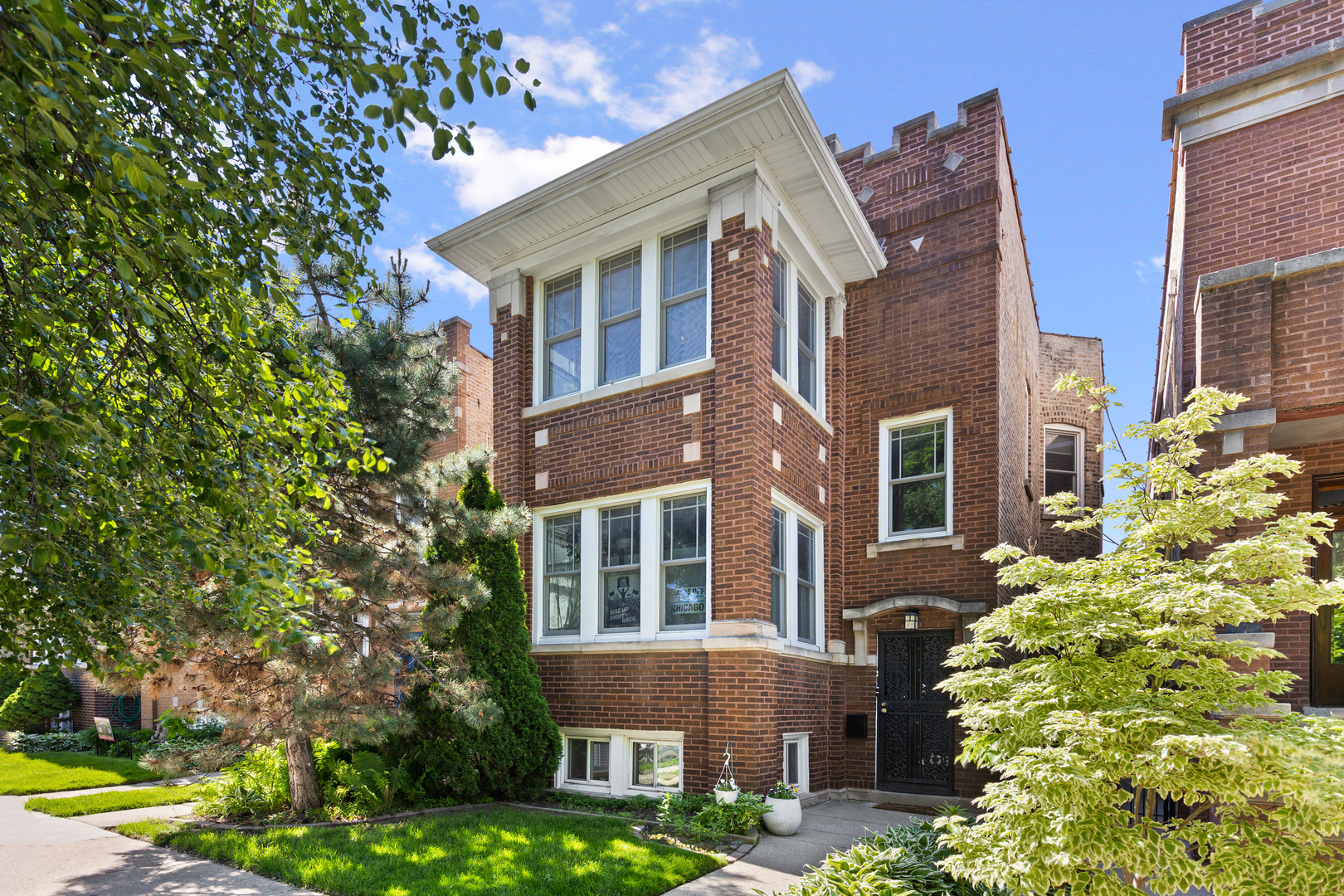 2541 W ARGYLE Street, Chicago, IL