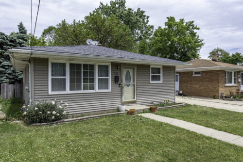 2528 Lucia Avenue, Waukegan, IL