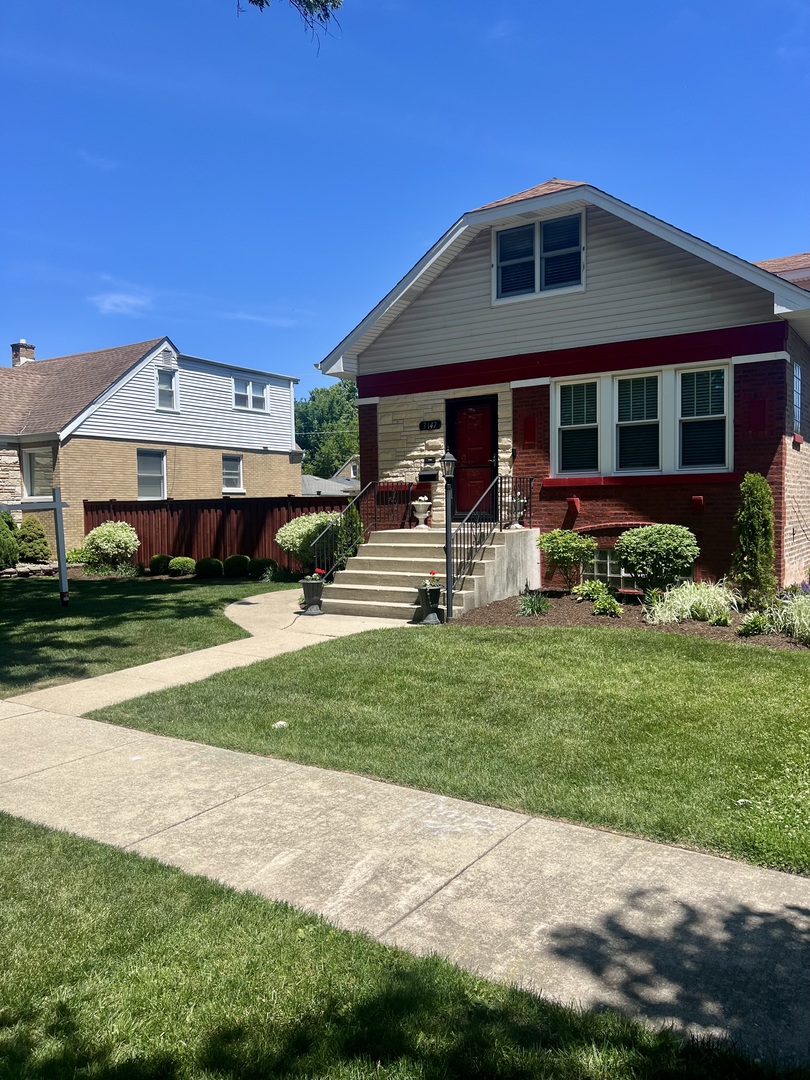 3147 Sunnyside Avenue, Brookfield, IL