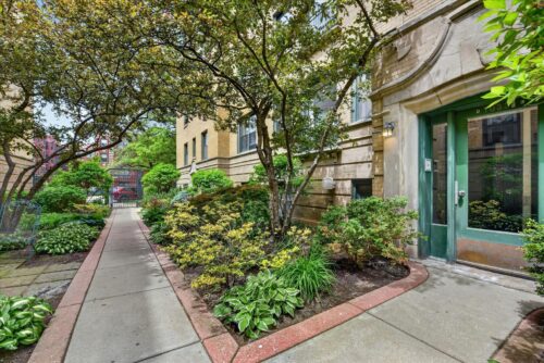 7033 N Sheridan Road #G, Chicago, IL