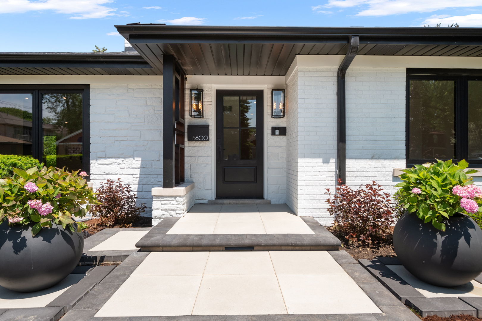 6600 N Kenton Avenue, Lincolnwood, IL