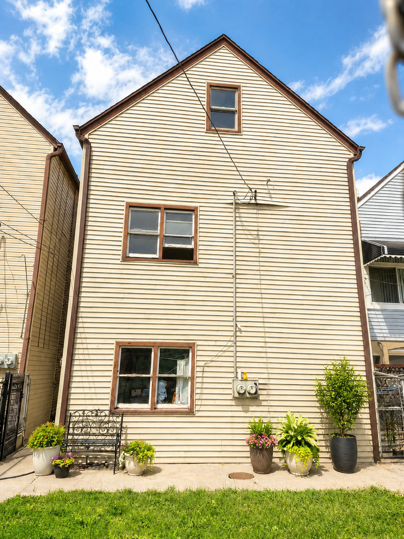 2647 S Trumbull Avenue, Chicago, IL