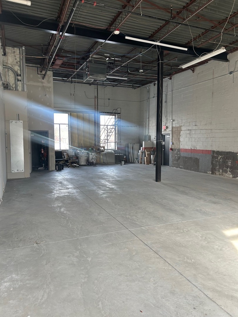 1200 N Milwaukee Avenue #B, Libertyville, IL