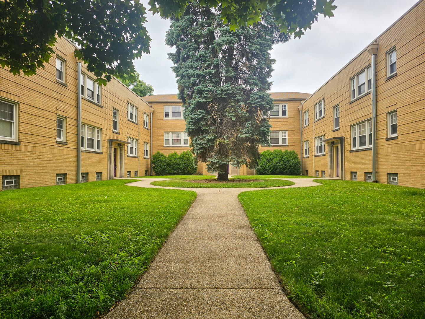 86 Lincoln Avenue #2W, Riverside, IL
