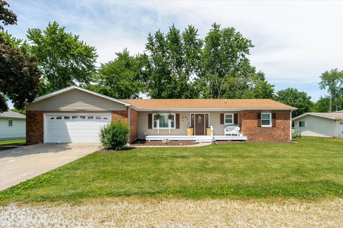 611 E Water Street, Farmer City, IL