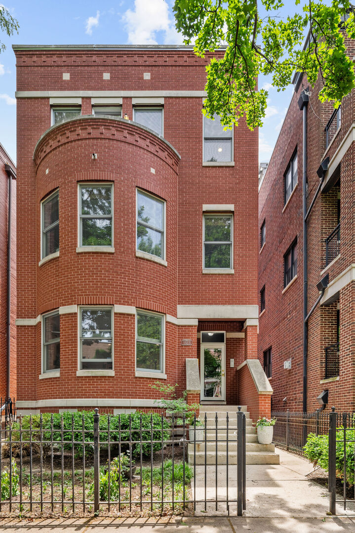 1123 W Altgeld Street #3, Chicago, IL