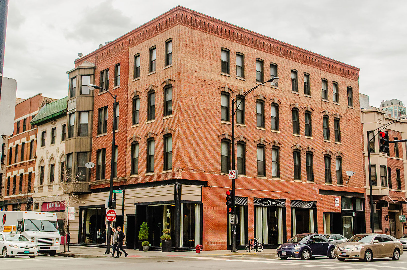166 W Grand Avenue #3C, Chicago, IL