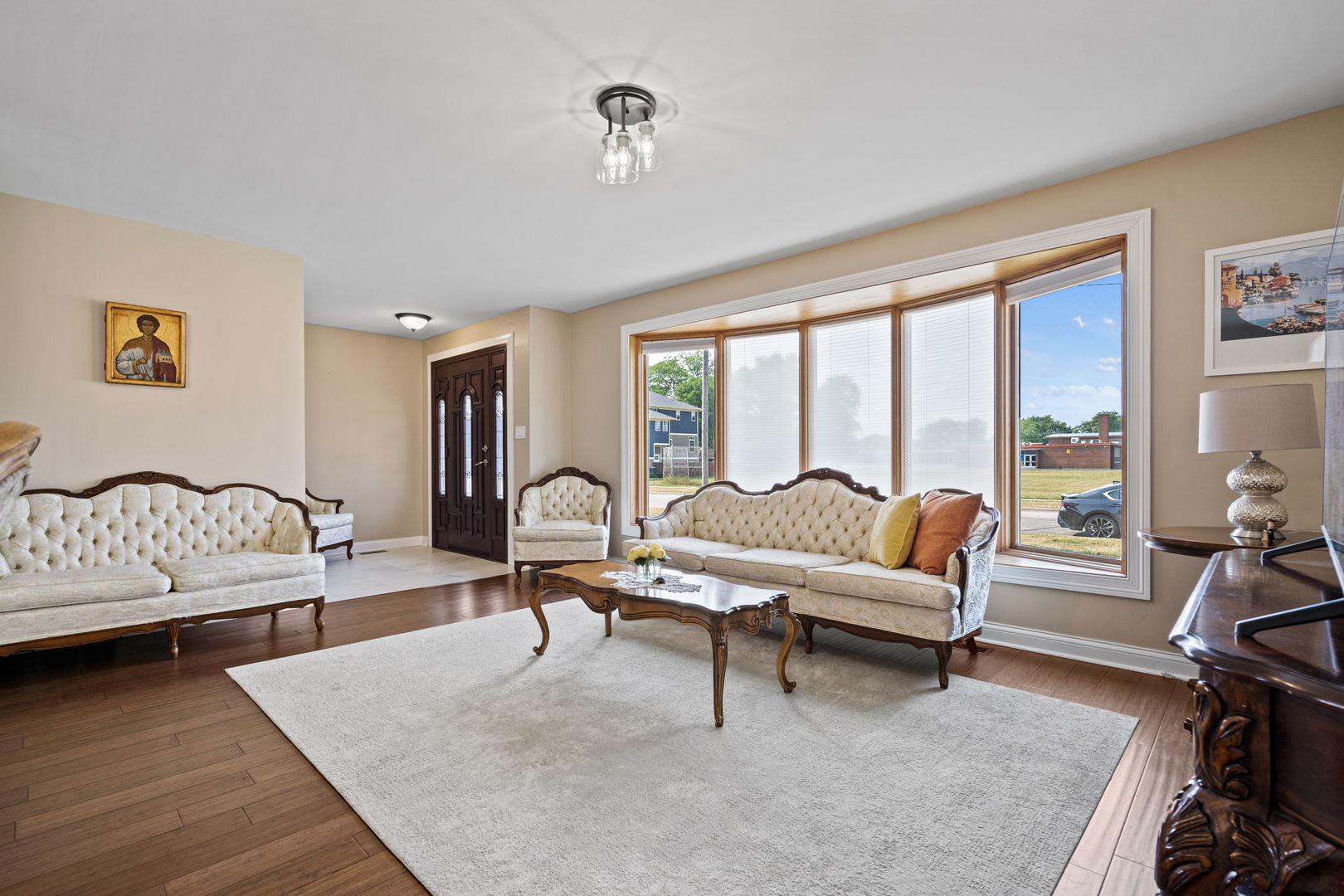 8821 Congress Park Avenue, Brookfield, IL
