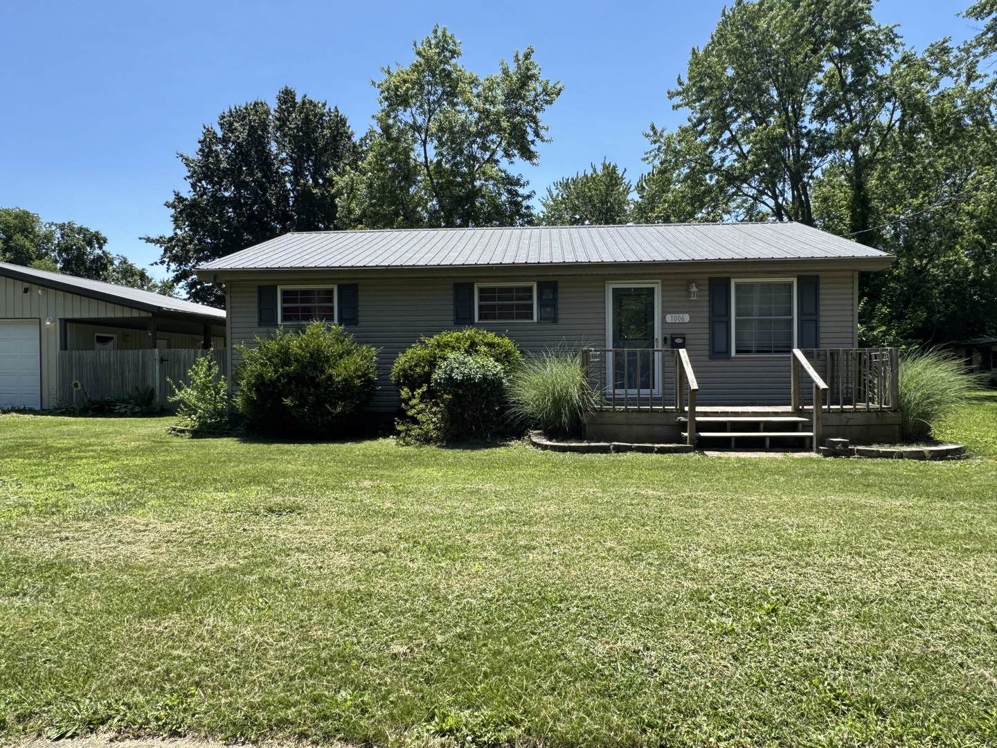 1006 Diamond Street, Benton, IL