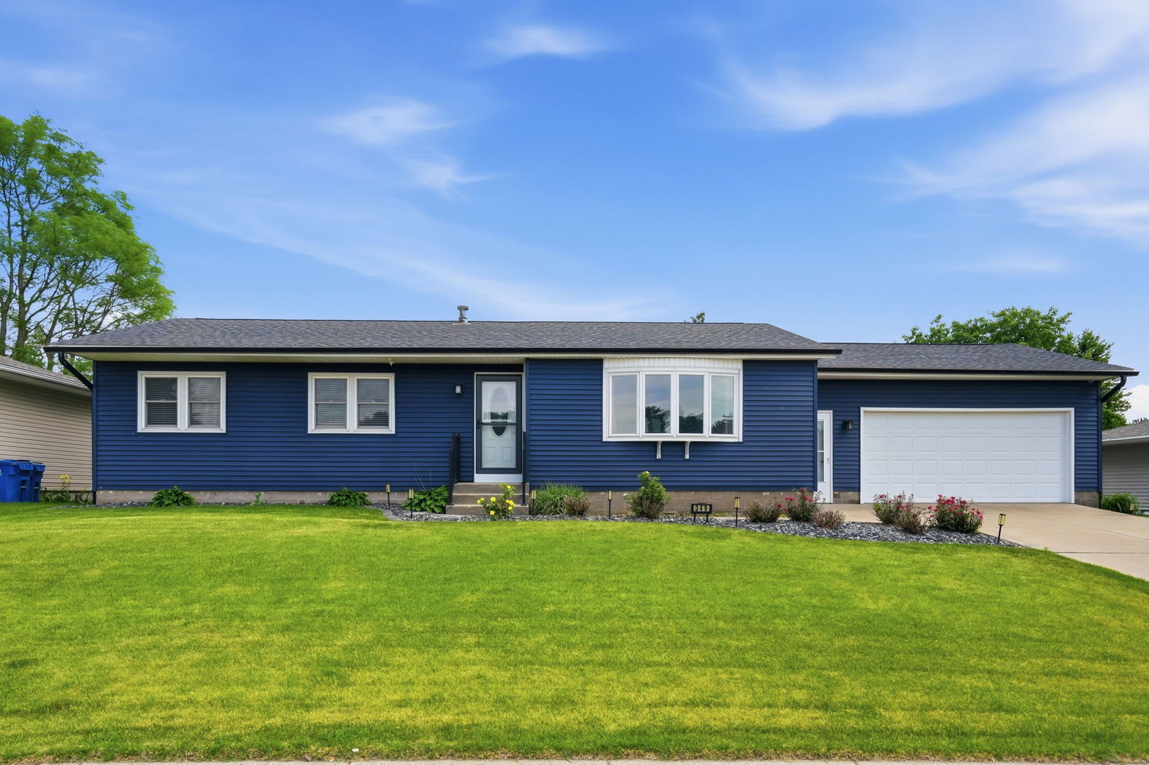 349 W CEDAR Lane, Walcott, IA