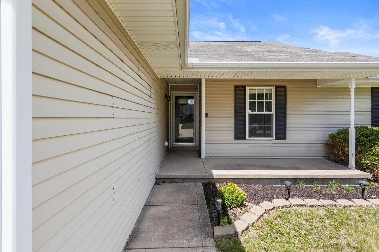 602 Wingstem Drive, St. Joseph, IL