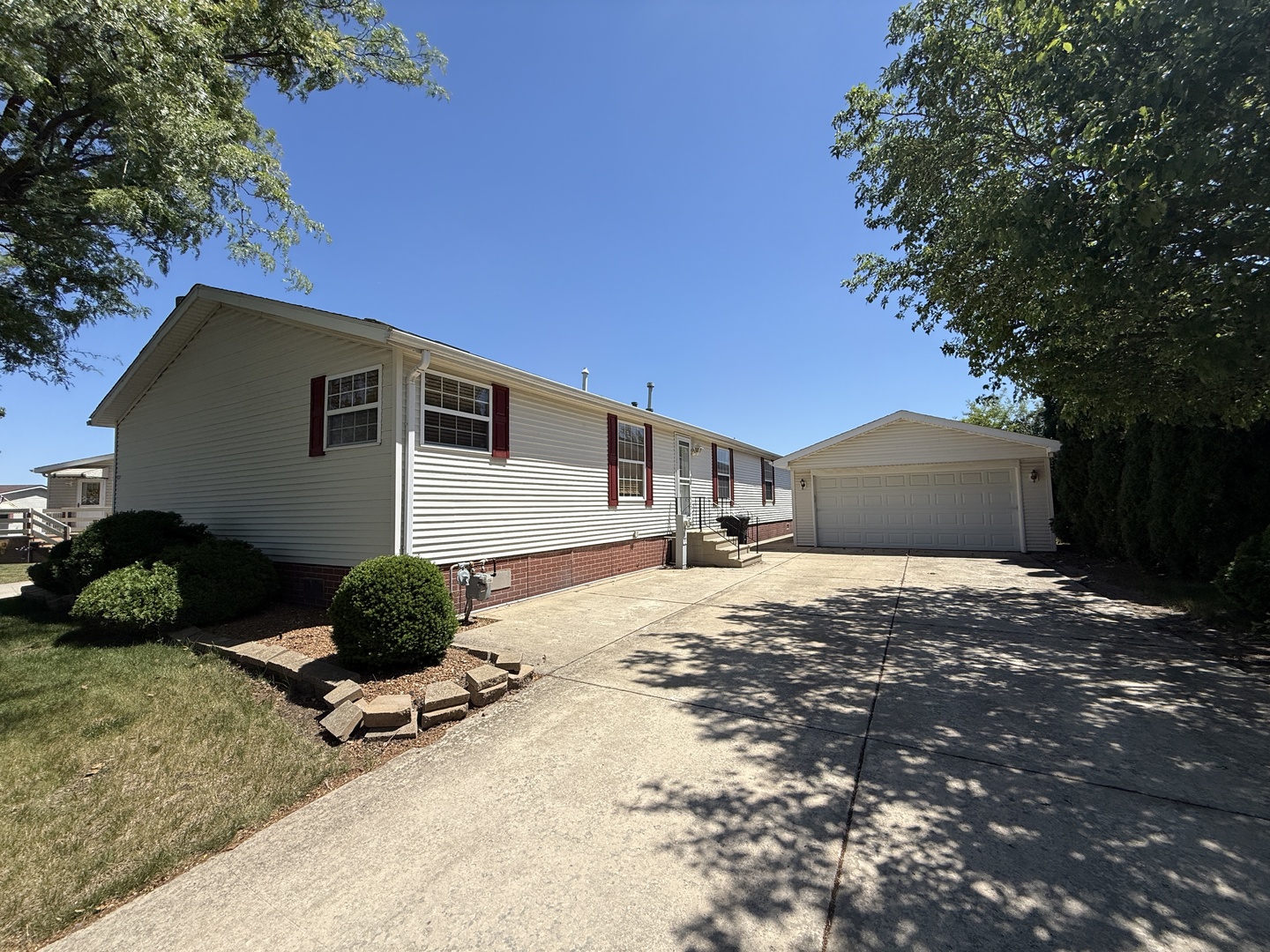 923 Apple Lane, Manteno, IL