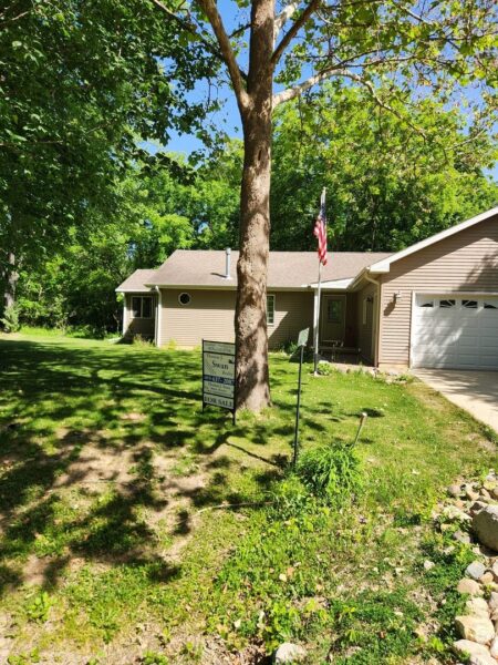 1 W Elmwood Drive, Putnam, IL