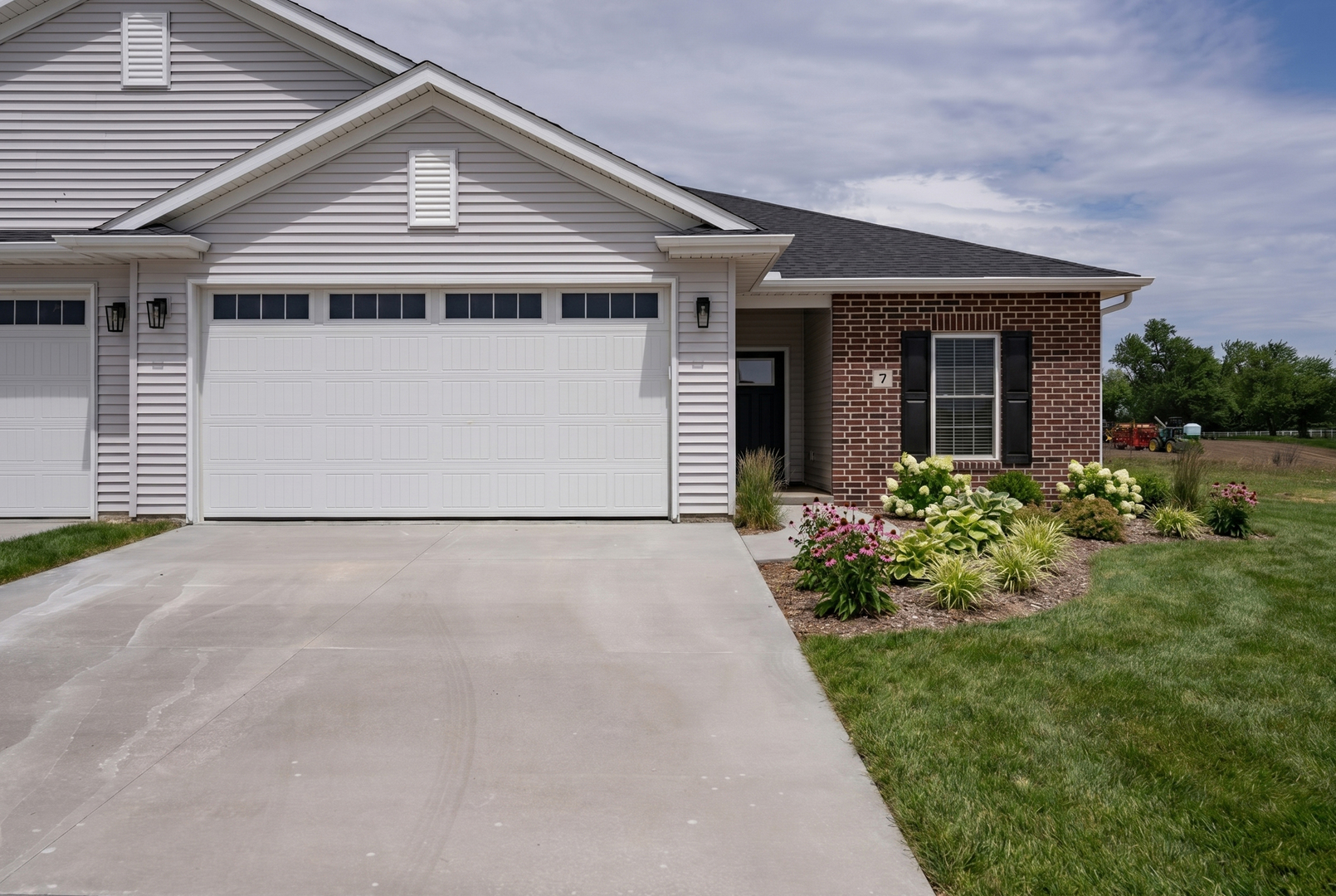 34 FRANK Court, Leclaire, IA