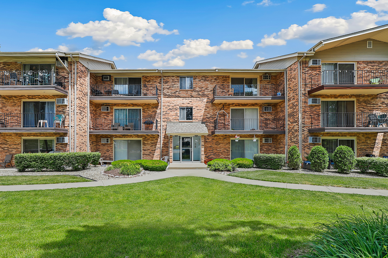 5337 Waterbury Court #2505, Crestwood, IL