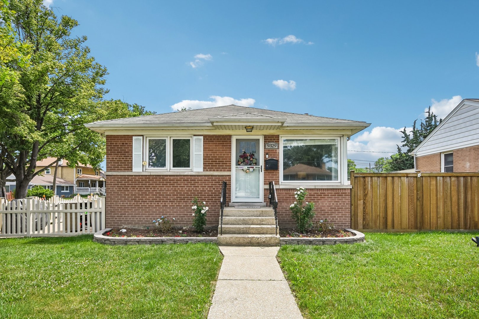 9329 Lincoln Avenue, Brookfield, IL