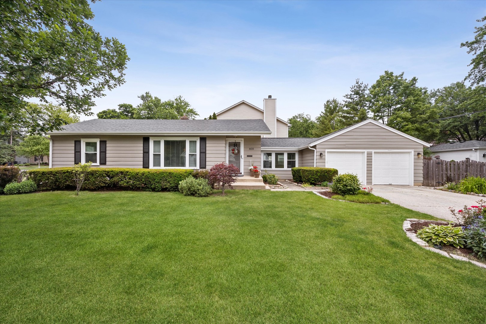 803 E Harrison Avenue, Wheaton, IL