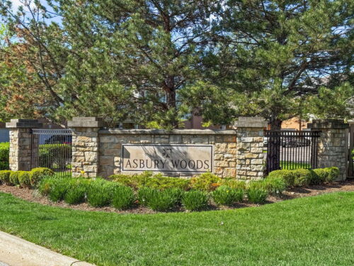8132 Concord Lane #E, Justice, IL
