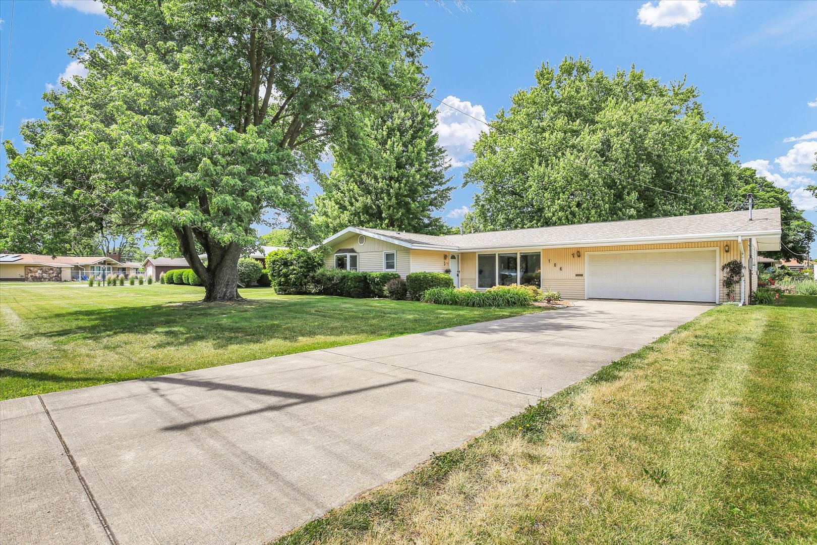 106 W Willow Street, Fairbury, IL