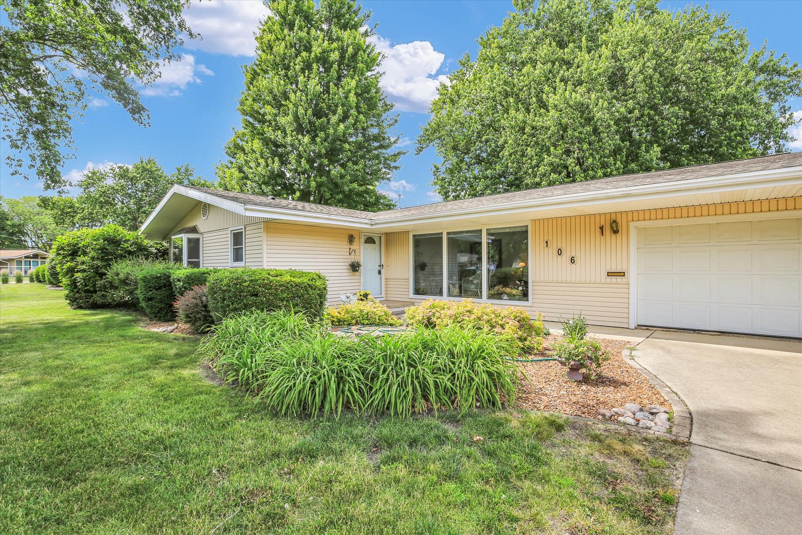 106 W Willow Street, Fairbury, IL