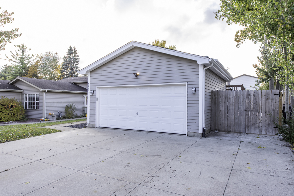 6012 240th Avenue, Paddock Lake, WI