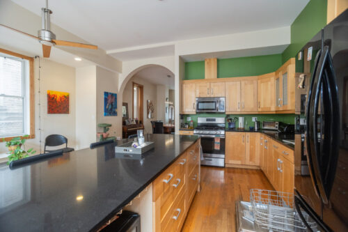 2007 N Oakley Avenue, Chicago, IL
