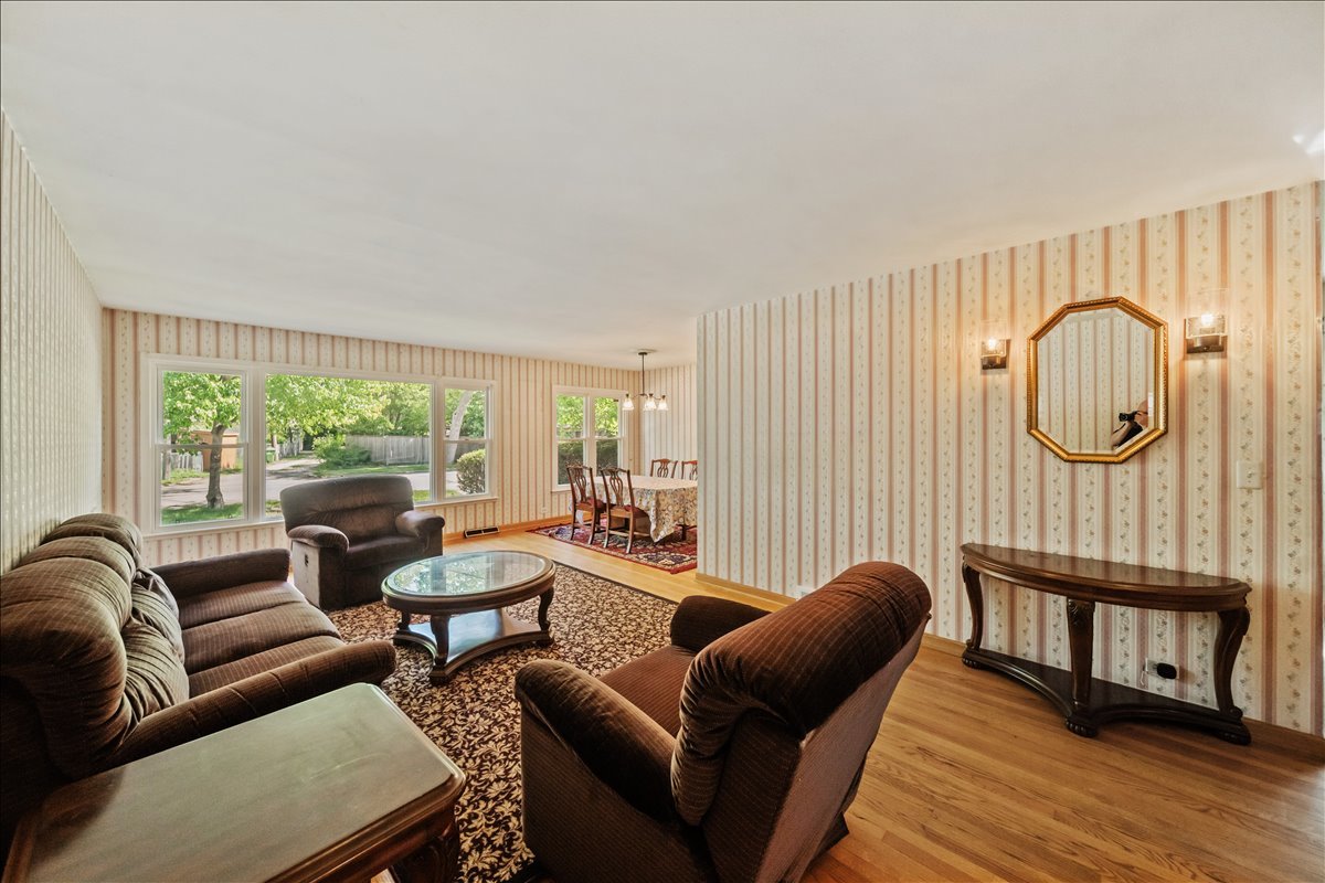 3715 Greenleaf Street, Skokie, IL