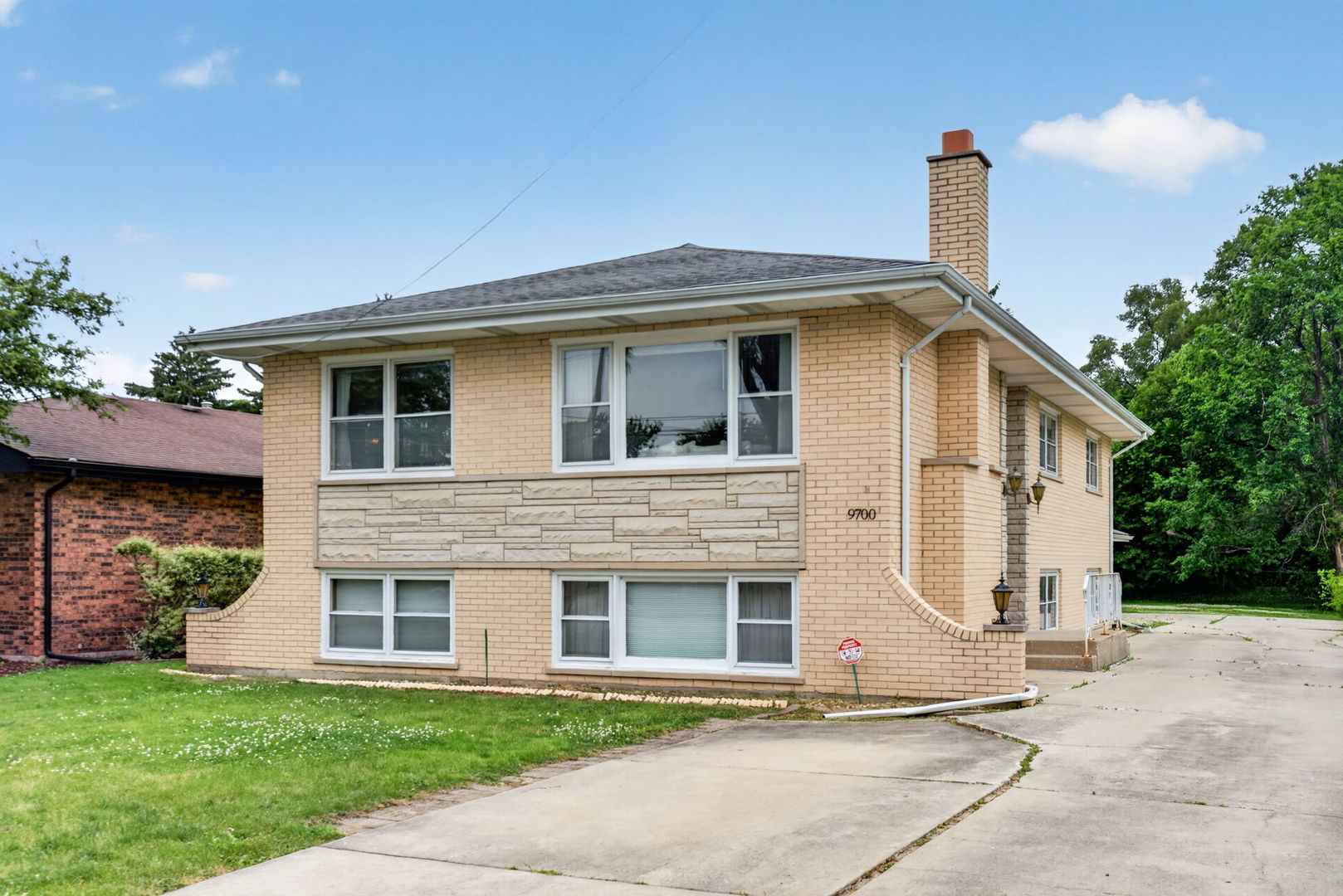 9700 W 58th Street, Countryside, IL