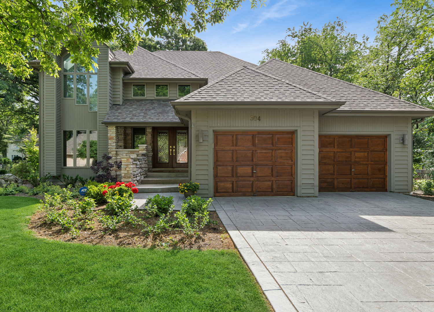 304 Apple River Drive, Naperville, IL