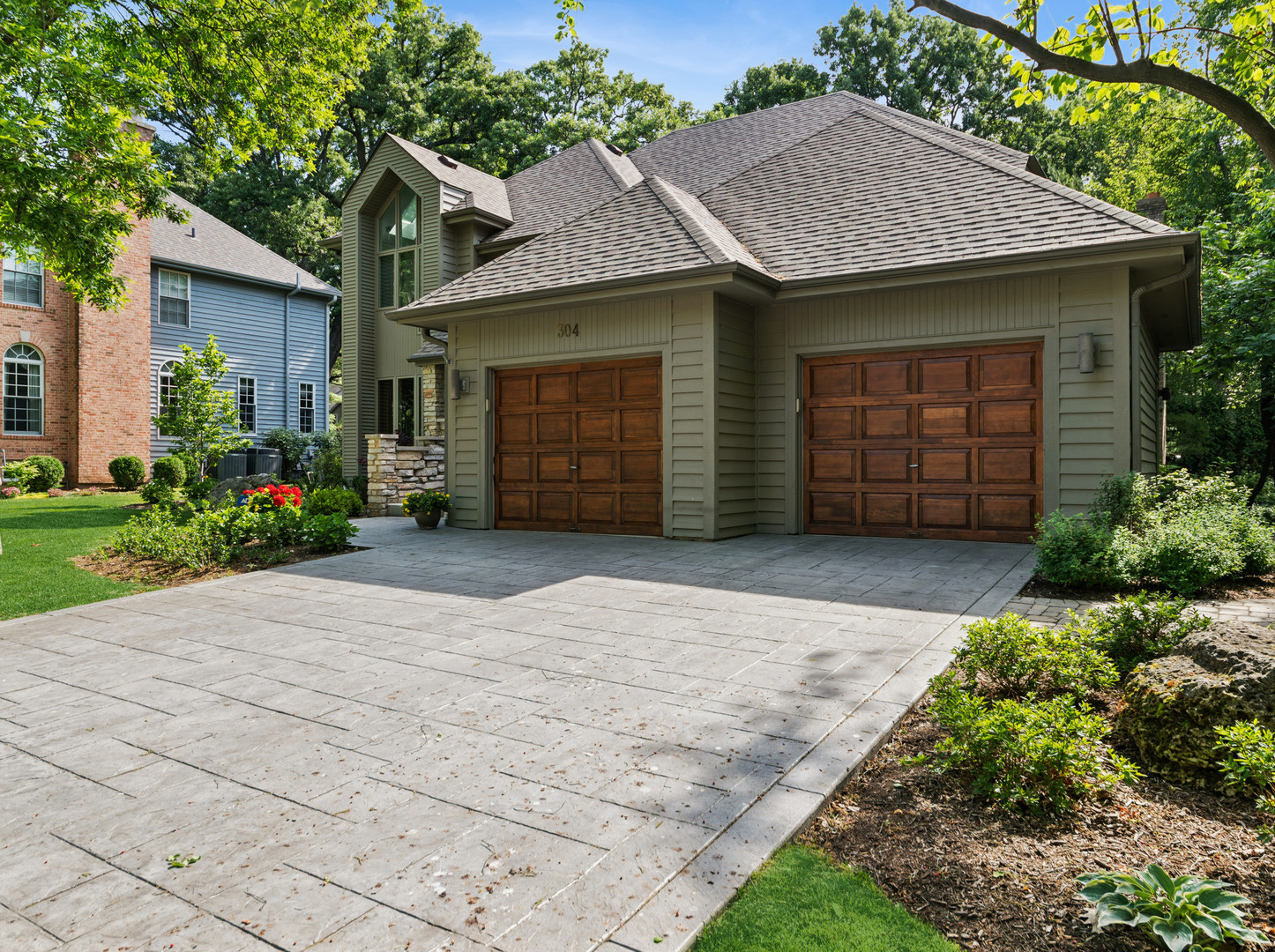 304 Apple River Drive, Naperville, IL