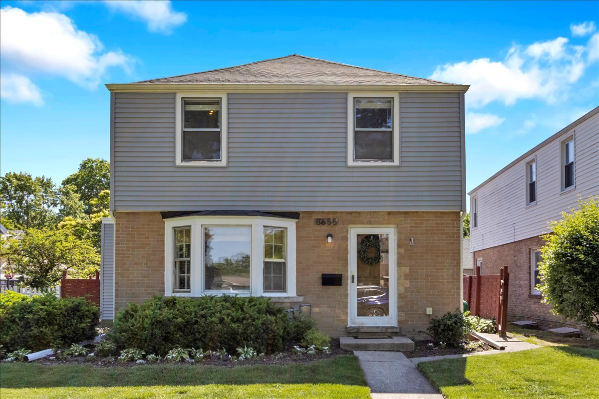 8655 Fernald Avenue, Morton Grove, IL