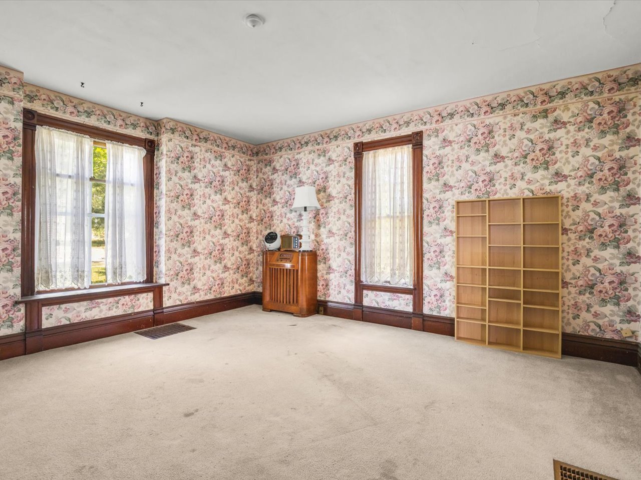 927 E Lincoln Avenue, Belvidere, IL