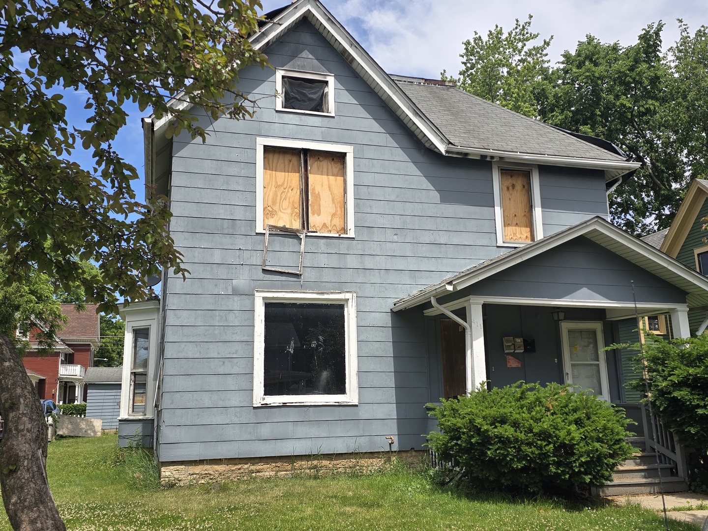 411 Grant Place, Aurora, IL