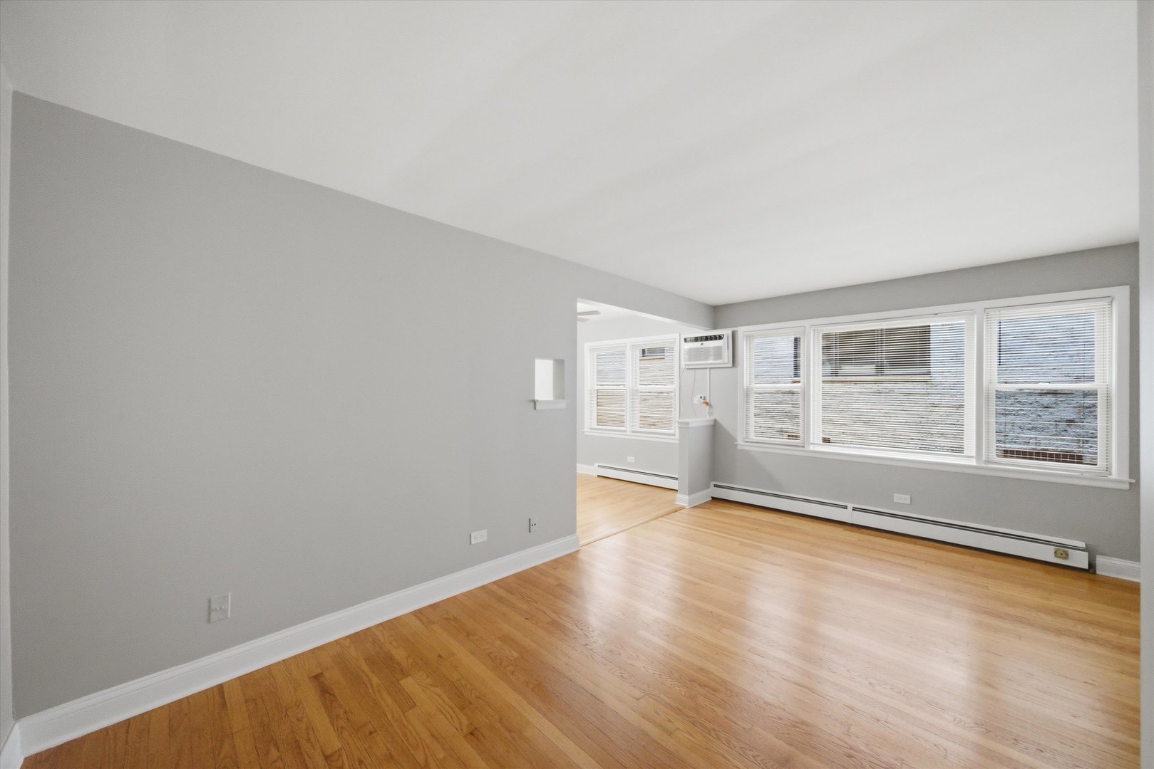 425 S Kenilworth Avenue #1SE, Oak Park, IL