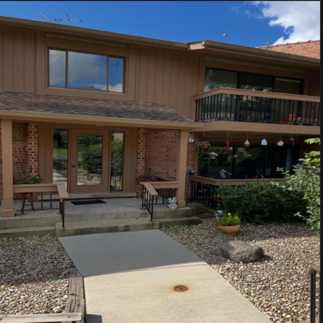 8090 Garfield Avenue #3-1, Burr Ridge, IL