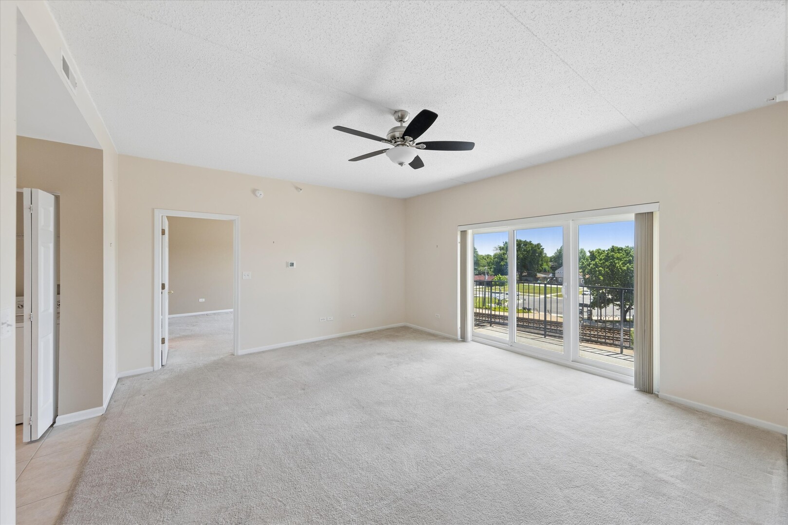 8822 BROOKFIELD Avenue #405, Brookfield, IL