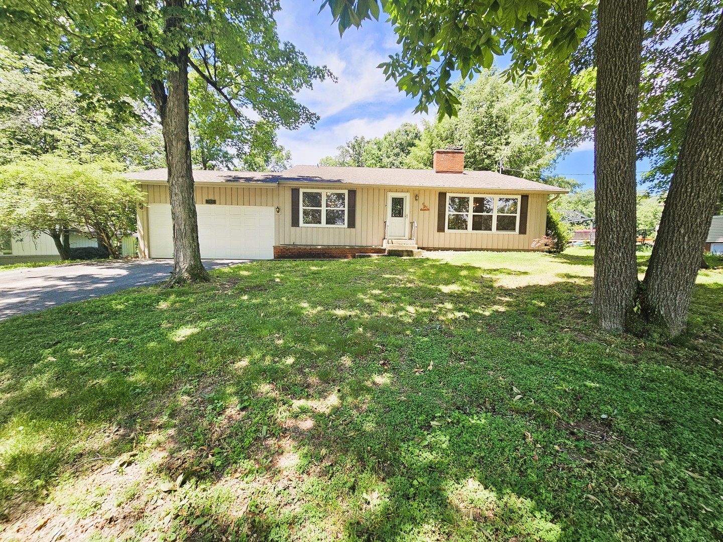 705 Lake Park Road, Mt Vernon, IL