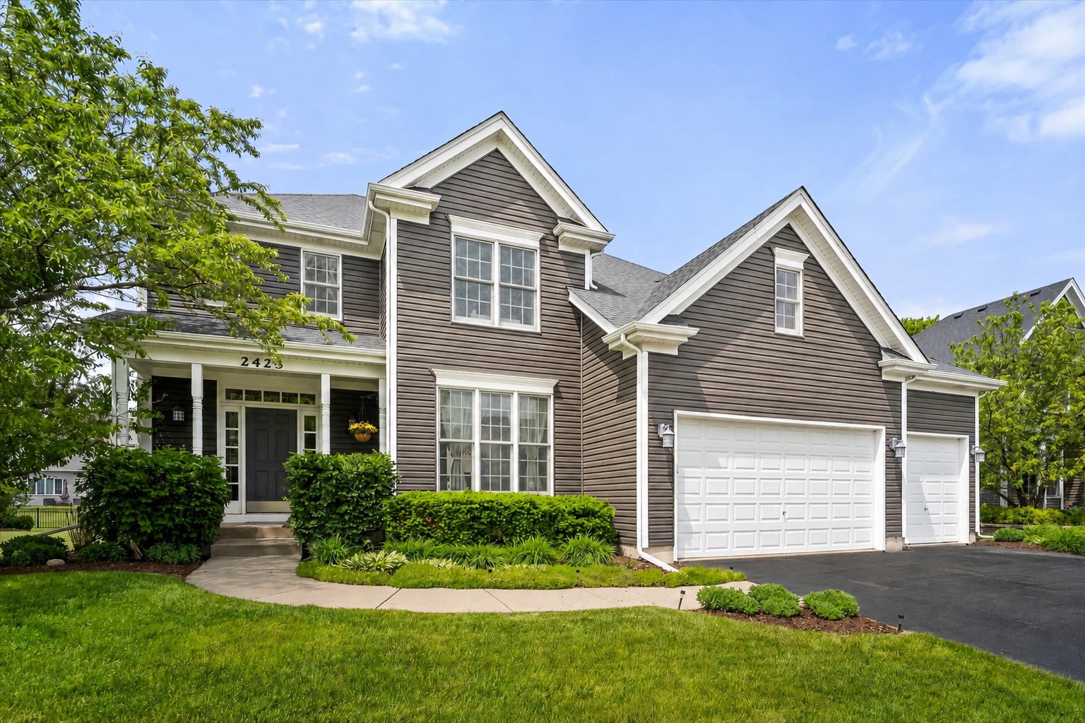 2423 Dustin Drive, Sycamore, IL