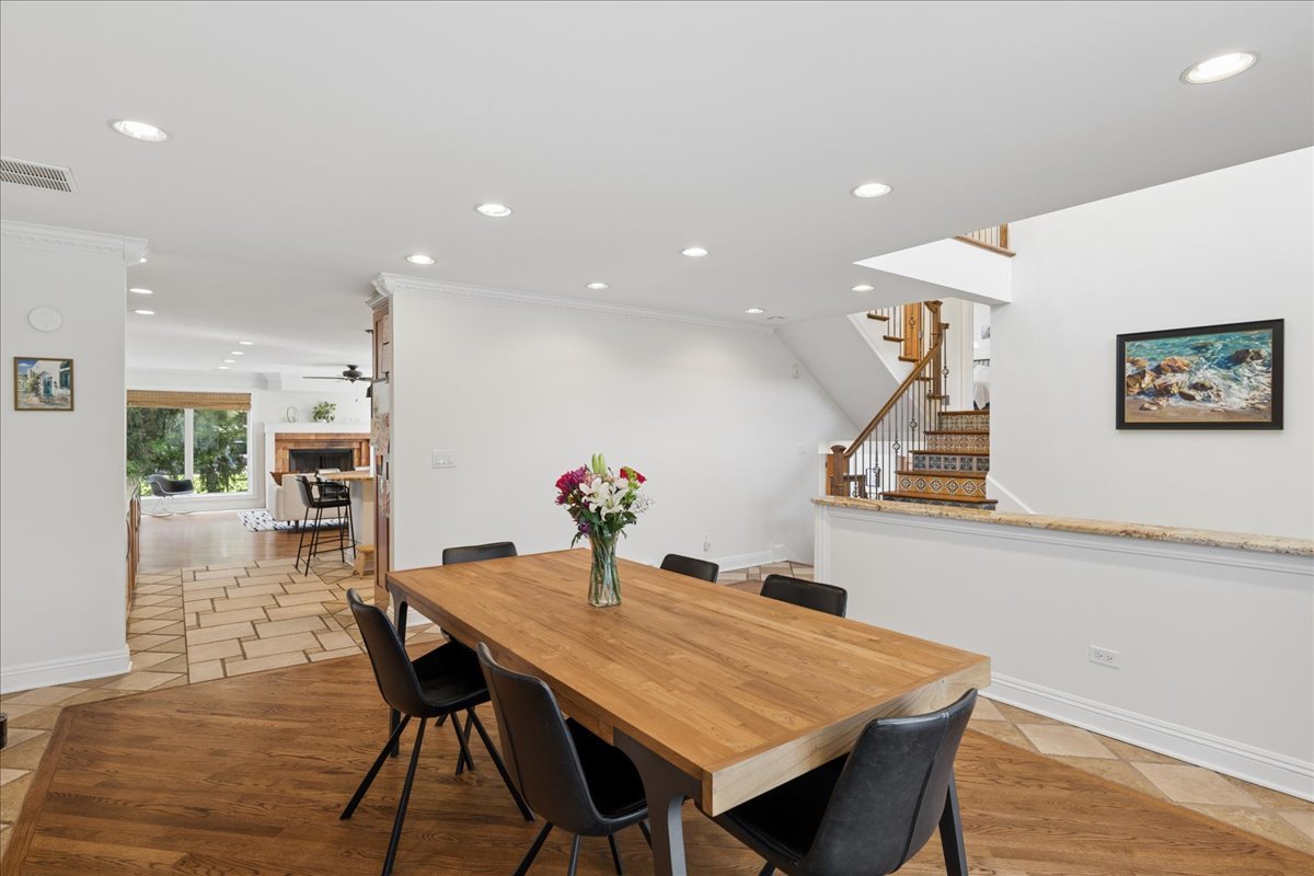 2913 Virginia Lane, Glenview, IL