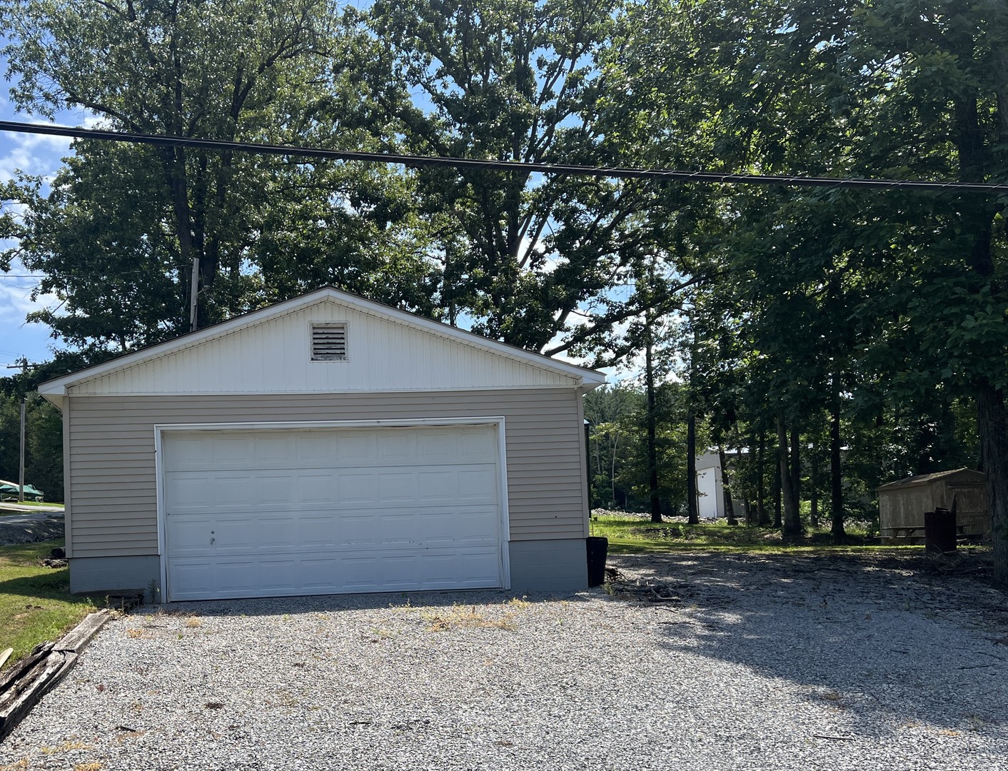 12808 N Shoreland Drive, Marion, IL