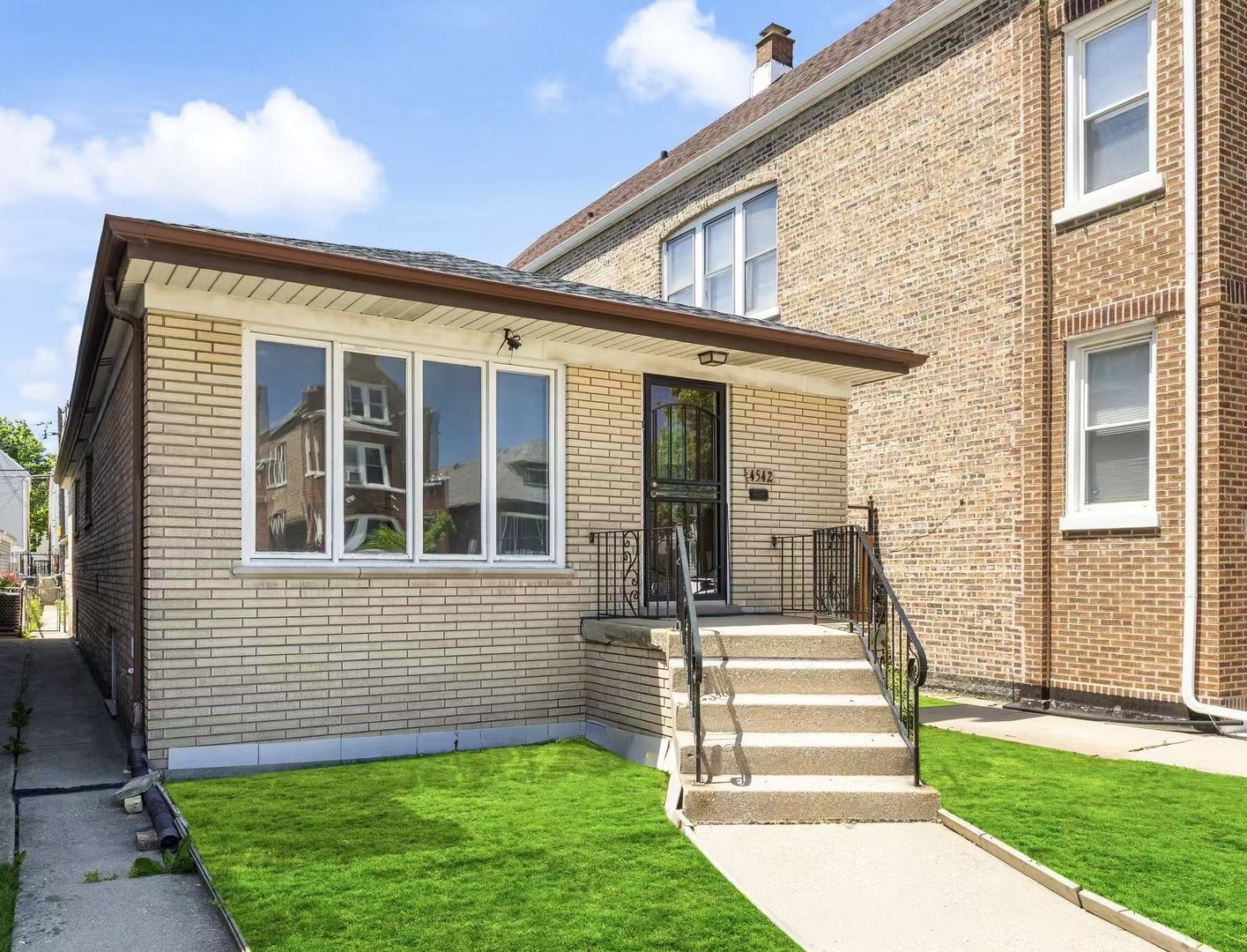 4542 S Mozart Street, Chicago, IL