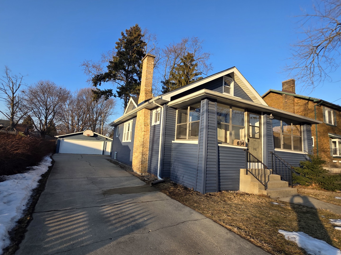 634 W Ridgeland Avenue, Waukegan, IL