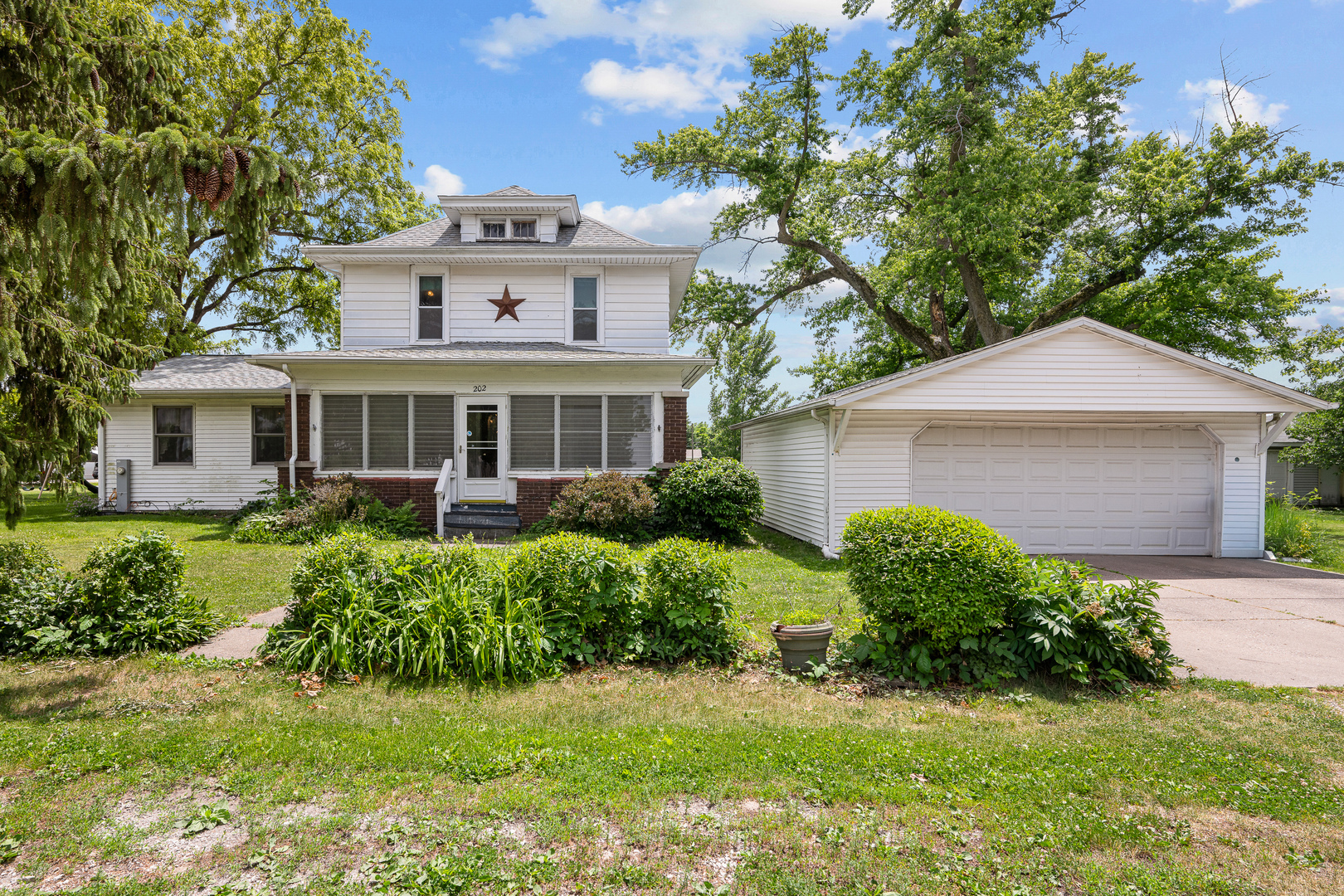 202 5th Street, Sherrard, IL